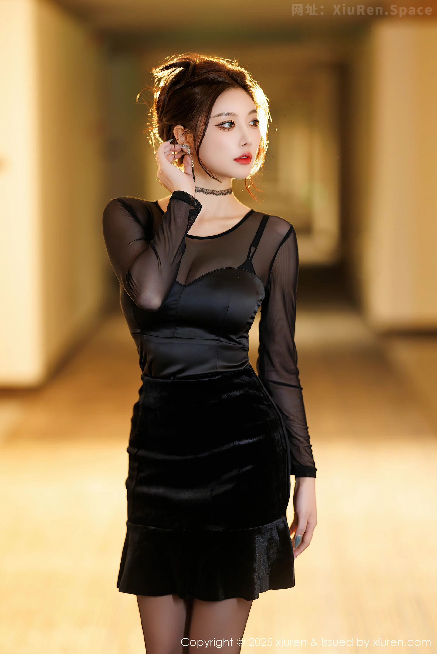 图片[3]-[XiuRen秀人网] VOL.9776 女神杨晨晨Yome黑色连衣短裙露黑色内衣配开档黑丝极致魅惑写真101P-秀人网官方网站